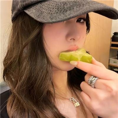 红丝绒海报